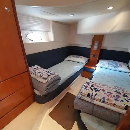 Yacht Azimut 42 - La Perla 船屋