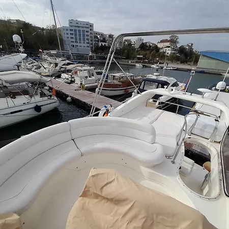 船屋 Yacht Azimut 42 - La Perla